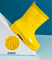 Bottes de pluie légères en PVC de couleur bonbon, mi-mollet, semelle antidérapante, pour jeunes filles, prêtes pour l'école et les jeux