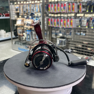 รอกสปินนิ่ง <span class=keywords><strong>DAIWA</strong></span> 25 <span class=keywords><strong>FUEGO</strong></span> CS คุณภาพสูง น้ำหนักเบา ทนทาน ลื่นไหล สำหรับตกปลาในน้ำเค็มและน้ำจืด รุ่นขายดี - Product Image 3