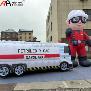 Gigante Gonfiabile Personalizzato a Tema Operatore Petrolifero per Pubblicità Esterna, Esposizioni e Promozioni in Centri Commerciali - Product Image 5
