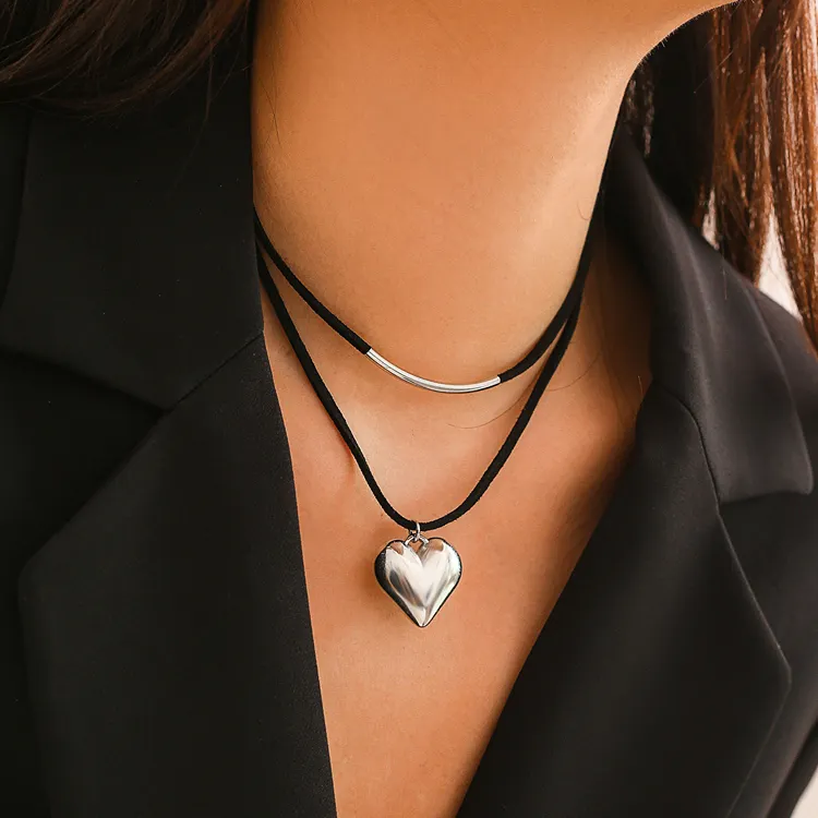 Kadın geometrik u-şekilli kalp şeklinde kolye kolye moda katmanlı siyah pazen kolye seti