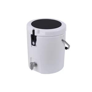 Nevera Térmica Redonda Moderna <span class=keywords><strong>de</strong></span> 2 Galones <span class=keywords><strong>con</strong></span> <span class=keywords><strong>Grifo</strong></span>, Nevera Aislada Rotomoldeada para Bebidas, <span class=keywords><strong>Cerveza</strong></span>, Camping, Jarra <span class=keywords><strong>de</strong></span> Agua Portátil - Product Image 6