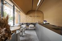 Design tendance pour une boutique de café et de bubble tea |   Comptoirs de bar personnalisés avec écrans LED |   Services de construction tout-en-un pour intérieurs écologiques haut de gamme