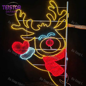 Grand motif lumineux de Noël pour poteaux de rue, pour créer une forte ambiance festive le long des routes extérieures - Product Image 4