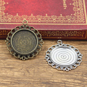 <span class=keywords><strong>25mm</strong></span> 내부 크기 골동품 실버 청동 도금 라운드 레이스 패션 스타일 카보 숑베이스 설정 참 펜던트 빈 트레이 - Product Image 2