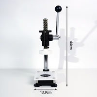 Machine de pressage manuelle pour le scellage des bouteilles et des canettes en plastique de produits alimentaires et de boissons, avec couvercle de bouchage