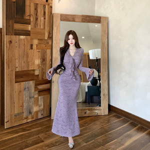 French Style Fitted Bell Sleeve Bodycon Fishtail Maxi Dress V Neck Lace Elegant Women's Dress For Dating Parties Stage - Product Image 5