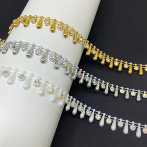 Rantai Hias Plastik Berbentuk Unik dengan Kristal AB, Bentuk Hati, Lonceng, dan Tetesan Air untuk Pakaian, Sepatu, dan Tas Mewah - Product Image 3