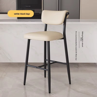 Tabouret de bar commercial moderne en cuir avec dossier et structure en acier pour restaurants et comptoirs de bars d'hôtels