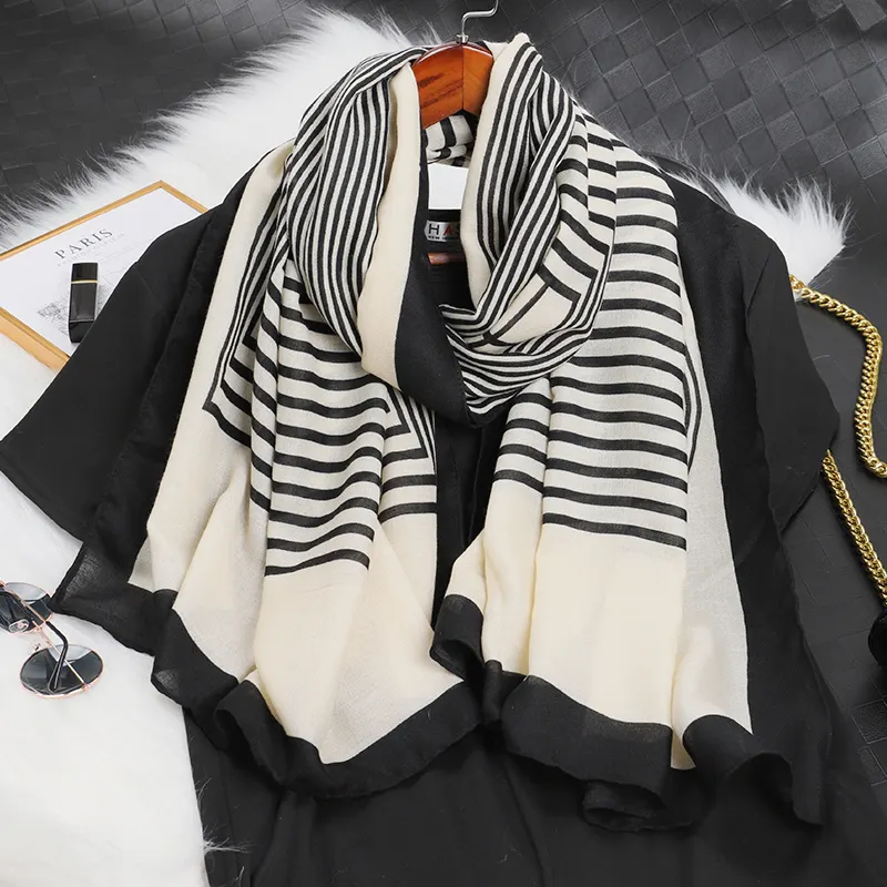 Neuestes Design Foulard Fashion Schals und Schals für Frauen Bandana Luxus Schal Marke Soft Cotton Bestickter Schal Winter