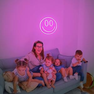 Enseigne néon LED visage souriant pour décoration murale, intensité réglable, jaune/rose, étanche IPX3, pour centres commerciaux et usage domestique - Product Image 5