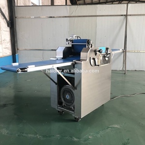 Machine à fabriquer des <span class=keywords><strong>croissants</strong></span> Ligne de production de <span class=keywords><strong>croissants</strong></span> entièrement Mouleur/rouleau/cutter à <span class=keywords><strong>croissants</strong></span> en stock au meilleur prix à vendre - Product Image 1