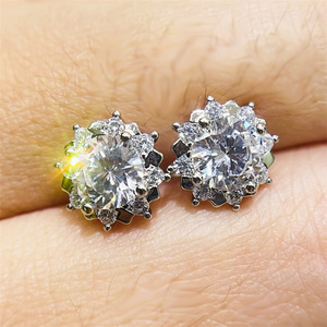 Orecchini a perno a forma di girasole da donna, semplici ed eleganti, accessori per l'uso quotidiano - Product Image 6