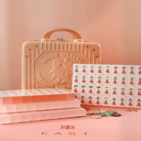 En stock : Ensemble de Mahjong en acrylique effet gelée, design tendance, avec tuiles haut de gamme polies à la main, pour loisirs domestiques et choix de cadeaux, vente directe usine