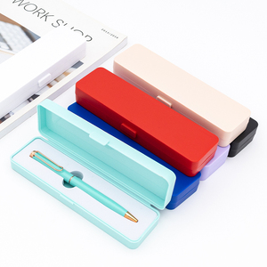 Astuccio in plastica colorato per uso regalo di alta qualità con penna a sfera di alta qualità - Product Image 1