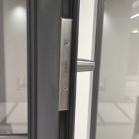 Fenêtre à battant moderne en alliage d'aluminium à double vitrage horizontal, certifiée Energy Star, étanche à l'eau et résistante aux vents, idéale pour appartement