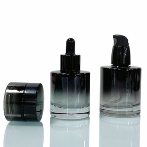 Frasco de Vidrio de Lujo para Cosméticos de 30 ml (1 oz) con Fondo Grueso, Degradado Negro, para Suero y Aceite con Gotero - Product Image 4
