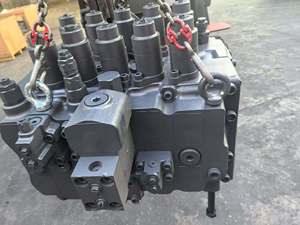 Vanne de distribution principale hydraulique LUYUE pour excavatrice Volvo EC750E - Product Image 2