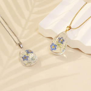 Collar de Flores Prensadas de Nomeolvides y <span class=keywords><strong>Encaje</strong></span> de la Reina Ana Hecho a Mano en Oro para Mujer Collar de la Flor del Estado de Alaska - Product Image 4