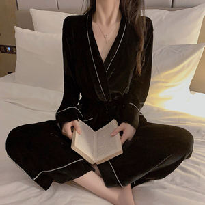 Abbigliamento da salotto all'ingrosso abbigliamento da notte di lusso da <span class=keywords><strong>donna</strong></span> in velluto nero catena di diamanti <span class=keywords><strong>kimono</strong></span> <span class=keywords><strong>camicia</strong></span> e pantaloni dolce pigiama invernale set Q2859 - Product Image 1