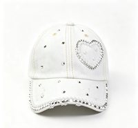 Topi Baseball Denim Bermotif Hati dengan Rhinestone Perak & Mutiara Putih, Dapat Disesuaikan dengan Berbagai Warna
