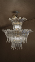 Lustre à trois niveaux en verre de Murano soufflé à la main transparent et ferrures en laiton