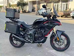 Motocicleta Voge300DS de 300cc a Gasolina para Aventuras Urbanas y al Aire Libre - Product Image 2