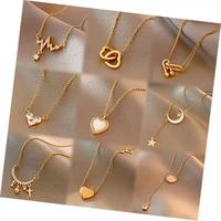 Colliers en acier inoxydable doré avec lettres initiales en forme de papillon, perles, zircon, cœur, étoile, lune, pour femmes, type chaîne, vente en gros