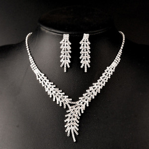 2024 New Wedding Jewelry <span class=keywords><strong>Set</strong></span> đối với phụ nữ <span class=keywords><strong>saudi</strong></span> arabia 2 cái/bộ pha lê Bridal Trang sức bộ sưu tập vòng đeo tay vòng cổ <span class=keywords><strong>Set</strong></span> - Product Image 5
