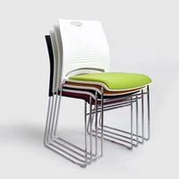 Chaise de visiteur empilable ergonomique en PP pour formation et bureau, vente directe usine, prix compétitif