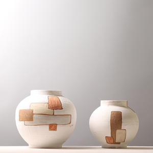 2024 fait à la main Simple <span class=keywords><strong>blanc</strong></span> avec rayure <span class=keywords><strong>pour</strong></span> <span class=keywords><strong>pampa</strong></span> herbe salon hôtel décoration de mariage moderne minimaliste <span class=keywords><strong>Vase</strong></span> en céramique - Product Image 2