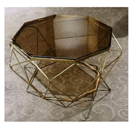 Table en acier inoxydable au design moderne hautement personnalisable avec finition en laiton dessus de table brun usage domestique prix de gros