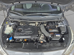 <span class=keywords><strong>Hyundai</strong></span> <span class=keywords><strong>Accent</strong></span> <span class=keywords><strong>2016</strong></span> (Neuf) – Berline Coréenne Moderne avec Navigation, Sièges en Cuir, Caméra Arrière, Conduite à Gauche, Excellent État - Product Image 6