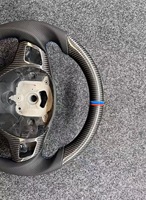 Volant de direction en fibre de carbone de remplacement personnalisé pour BMW E90 E92 E93 E70 E71, cuir perforé avec marqueur à rayures M-Tri-Color