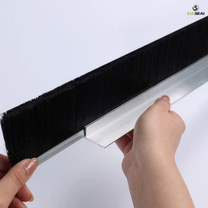 Brosse à bande <span class=keywords><strong>de</strong></span> nylon en aluminium sur mesure avec joint d'étanchéité d'usine - Product Image 3