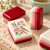 Ubin Mahjong Amerika Akrilik 4-Lapis 30x22mm 160 Ubin Merah Putih Berukir dengan Pola Bunga Mawar untuk Pesta Keluarga