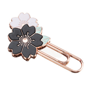 Clip de papel con forma de flor de cerezo, lindo y femenino, clip de metal creativo coreano, clip decorativo para diario de estudiantes. - Product Image 3