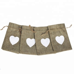 <span class=keywords><strong>De</strong></span> yute bolsas <span class=keywords><strong>de</strong></span> regalo Paquete <span class=keywords><strong>de</strong></span> almacenamiento <span class=keywords><strong>de</strong></span> bolsa <span class=keywords><strong>de</strong></span> Día <span class=keywords><strong>de</strong></span> San Valentín, año nuevo regalos <span class=keywords><strong>de</strong></span> <span class=keywords><strong>boda</strong></span> para invitados - Product Image 1