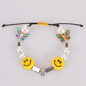 Collar en capas con diseño de mariposa, cara sonriente, dados y perlas, de aleación de zinc, joyería de moda de varias capas para mujer - Product Image 2