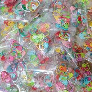 อุปกรณ์เย็บผ้าพลาสติกสีหัวเข็มขัดขนาดเล็กสำหรับถักเสื้อกันหนาวทำเครื่องหมายบรรจุในถุง OPP - Product Image 2