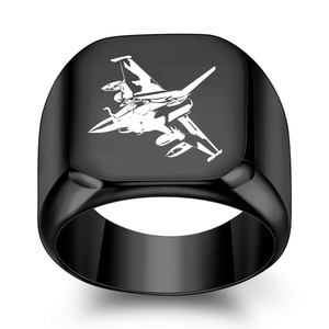 Anillo personalizado de acero inoxidable con diseño de avión de combate cuadrado, 18 mm, color dorado, para mujer, regalo, joyería - Product Image 4