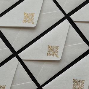 Amplop Kustom Kertas Berlapis dengan Logo Timbul dan Cetak Foil Emas untuk Promosi Merek Kartu Ucapan Hari Raya Kartu Terima Kasih - Product Image 2