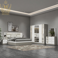Ensemble de chambre à coucher moderne haut de gamme King-Size avec armoire en bois peint à 6 portes et fonction massage, mobilier de chambre de luxe