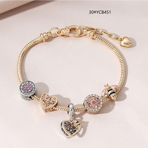 Pulsera estilo Pan que brilla en la oscuridad, superventas transfronterizo, con dijes de diamantes de imitación, corazón, flor y llave, joyería de moda - Product Image 5