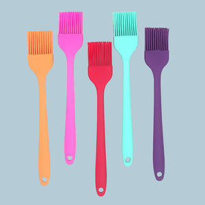 Silicone Kitchen Oil Brush One Piece Bristle For Honey Seasoning Barbecue Cooking Tool Random Color - Product Image 1