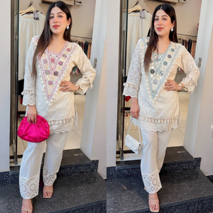 Ensemble de pantalons d'été confortables Shiffli Work Kurti Ensemble de vêtements indiens et pakistanais Vente de gros du fabricant pour femmes en Inde - Product Image 1