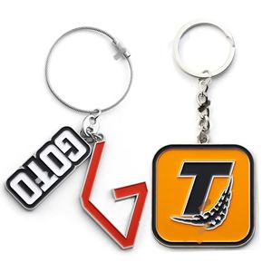 Porte-clés promotionnels en métal 2D avec logo personnalisé, porte-clés de course automobile en alliage de zinc émaillé souple, accessoires de porte-clés en gros - Product Image 1