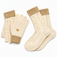 Coffret Cadeau de Noël pour le Bien-être avec Mug, Gants et Breloque Ours – Boîte Cadeau Chaude d'Hiver pour Faveurs de Fêtes