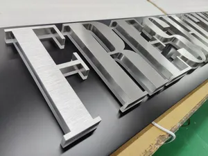 Enseigne publicitaire rétroéclairée LED en métal 3D avec contrôle Bluetooth, taille personnalisable pour les voitures et les entreprises - Product Image 5