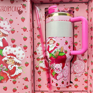 แก้วน้ำสแตนเลสลายการ์ตูนน่ารักสำหรับเด็กผู้หญิง ขนาด 40 ออนซ์ ยี่ห้อ Strawberry Designs พร้อมหูจับและหลอด - Product Image 1