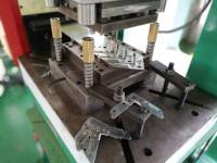 Mesin Pembuat Sudut Flens TDF Saluran HVAC Otomatis Penuh BYFO JB23 Mechanical Punch Corner Production Line